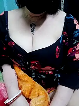 Snapshot of Raja_Ranii chatting on 12/15/24, 05:53 Raja Ranii online show from 12/15/24, 05:53