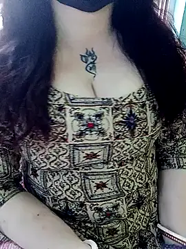 Snapshot of Raja_Ranii chatting on 12/28/24, 07:33 Raja Ranii online show from 12/28/24, 07:33