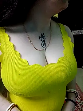 Snapshot of Raja_Ranii chatting on 01/07/25, 12:31 Raja Ranii online show from 01/07/25, 12:31