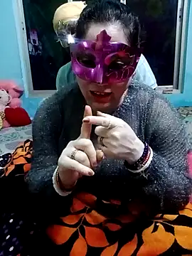 Snapshot of Raja_Ranii chatting on 01/12/25, 05:33 Raja Ranii online show from 01/12/25, 05:33