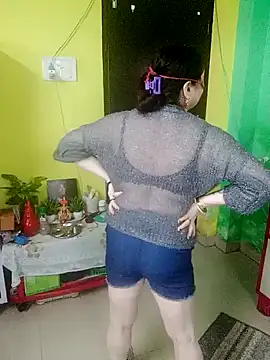 Snapshot of Raja_Ranii chatting on 01/25/25, 06:23 Raja Ranii online show from 01/25/25, 06:23