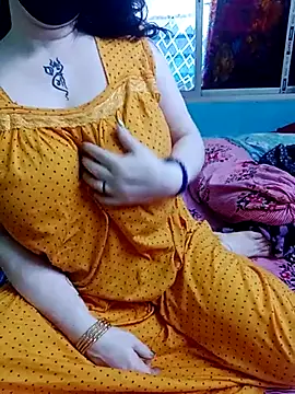 Snapshot of Raja_Ranii chatting on 02/22/25, 02:28 Raja Ranii online show from 02/22/25, 02:28