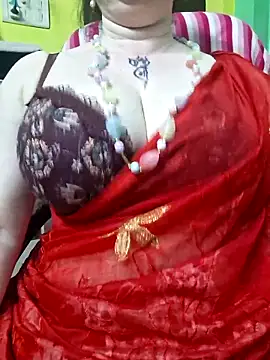 Snapshot of Raja_Ranii chatting on 04/21/26, 02:12 Raja Ranii online show from 04/21/26, 02:12