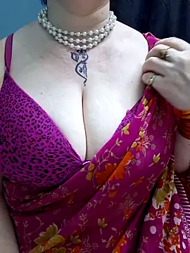 Snapshot of Raja_Ranii chatting on 05/13/26, 03:53 Raja Ranii online show from 05/13/26, 03:53