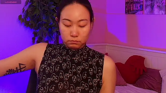 Snapshot of Inari_Okami_ chatting on 03/20/26, 03:17 Inari Okami online show from 03/20/26, 03:17