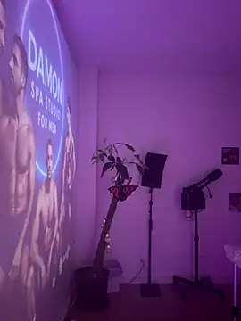 Snapshot of GymBoyVan chatting on 11/02/25, 07:27 GymBoyVan online show from 11/02/25, 07:27