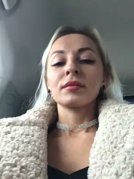 Diamond Bunny  online show from 12/14/24, 12:23