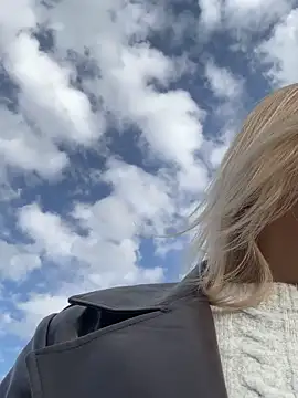 Diamond Bunny  online show from 02/01/26, 12:26