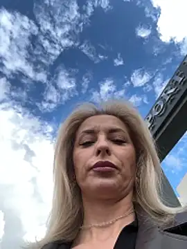 Snapshot of Diamond_Bunny_ chatting on 03/22/26, 01:14 Diamond Bunny online show from 03/22/26, 01:14