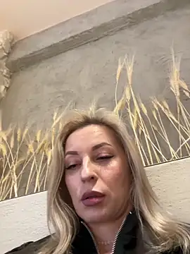 Snapshot of Diamond_Bunny_ chatting on 03/24/26, 03:06 Diamond Bunny online show from 03/24/26, 03:06