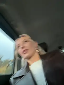 Snapshot of Diamond_Bunny_ chatting on 03/25/26, 03:51 Diamond Bunny online show from 03/25/26, 03:51