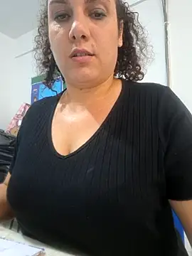 Snapshot of litha_luna chatting on 10/21/25, 12:17 litha luna online show from 10/21/25, 12:17