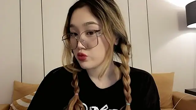 Jennatyan online show from 03/19/26, 08:18