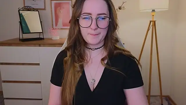 Emma B1uem online show from 12/06/24, 09:57