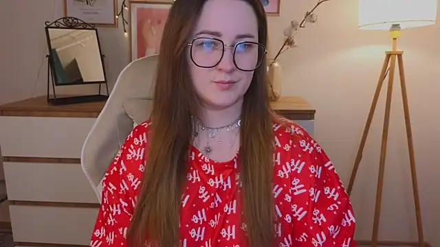 Emma B1uem online show from 12/18/24, 09:29