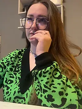 Emma B1uem online show from 12/21/24, 02:26