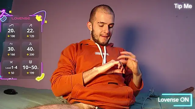 Snapshot of Dante_Bear_ chatting on 10/29/25, 02:14 Dante Bear online show from 10/29/25, 02:14