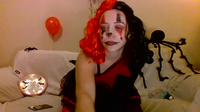 Snapshot of MissTerry69 chatting on 10/31/25, 11:39 MissTerry69 online show from 10/31/25, 11:39