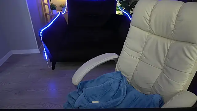 ElysLunar online show from 02/01/25, 11:37