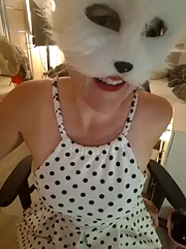 Snapshot of Hexe12346 chatting on 06/16/26, 04:20 Hexe12346 online show from 06/16/26, 04:20