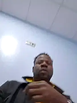 Snapshot of pumapatri chatting on 12/15/25, 05:17 pumapatri online show from 12/15/25, 05:17