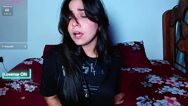 Snapshot of Lune_Claire chatting on 01/13/26, 01:00 Lune Claire online show from 01/13/26, 01:00