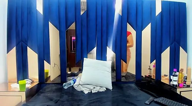 Criistaal  online show from 12/30/24, 03:25