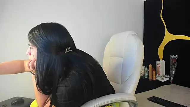 Criistaal  online show from 03/10/25, 05:22