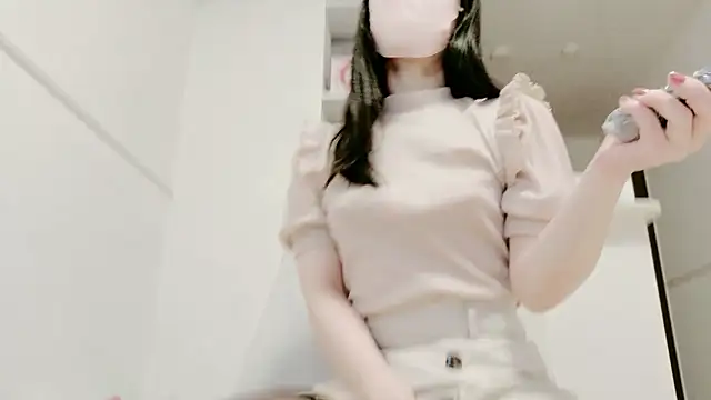 Snapshot of IORio2 chatting on 11/03/25, 07:59 IORio2 online show from 11/03/25, 07:59