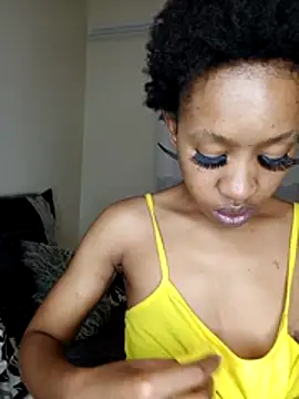 Snapshot of CocoSexyBabe chatting on 04/18/26, 09:15 CocoSexyBabe online show from 04/18/26, 09:15