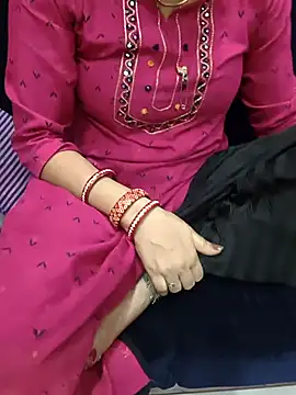 Snapshot of kaveerpooja947 chatting on 05/06/26, 05:18 kaveerpooja947 online show from 05/06/26, 05:18