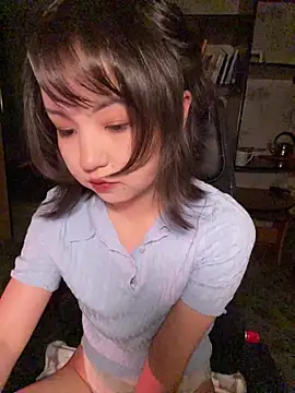 Snapshot of lalallalalaa- chatting on 03/08/26, 01:59 lalallalalaa- online show from 03/08/26, 01:59