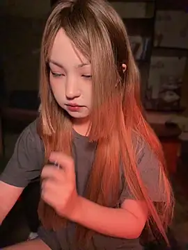 Snapshot of lalallalalaa- chatting on 04/18/26, 01:59 lalallalalaa- online show from 04/18/26, 01:59