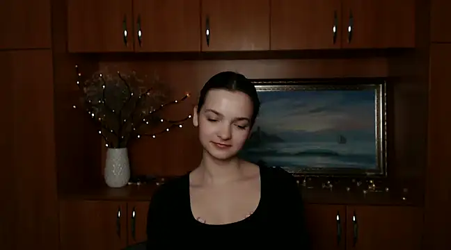  SusieSu  online show from 12/17/24, 04:21