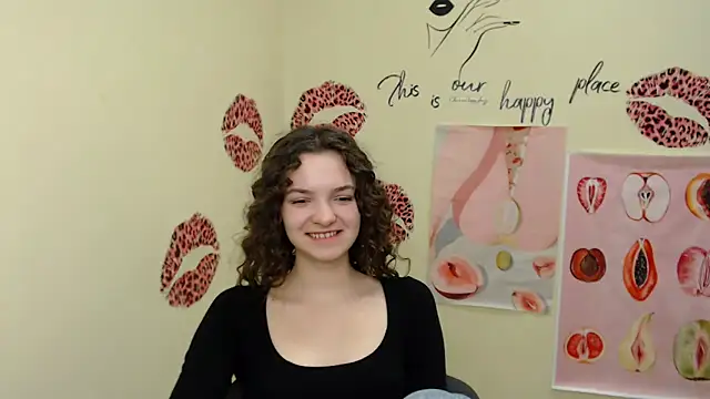  SusieSu  online show from 12/19/24, 10:34