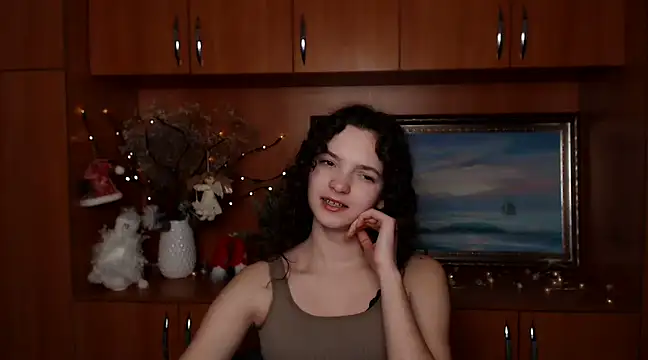  SusieSu  online show from 12/20/24, 02:16