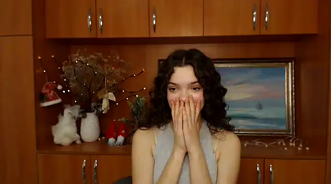  SusieSu  online show from 12/21/24, 10:28