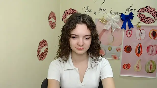  SusieSu  online show from 12/23/24, 07:06