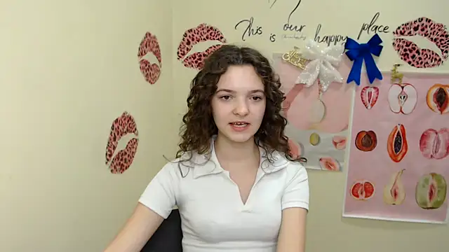  SusieSu  online show from 12/23/24, 10:10