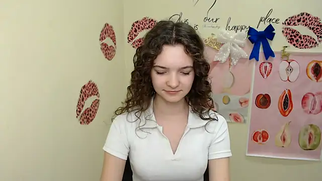  SusieSu  online show from 12/23/24, 01:13