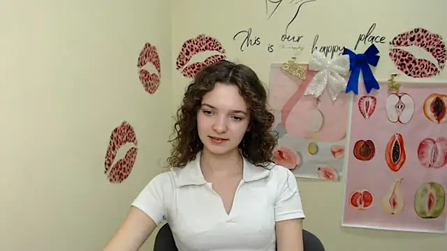  SusieSu  online show from 12/23/24, 04:17