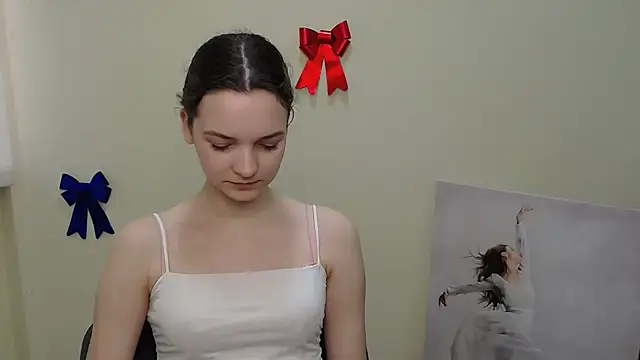  SusieSu  online show from 02/09/25, 10:20