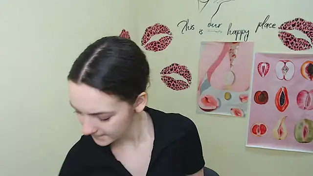  SusieSu  online show from 02/13/25, 07:35