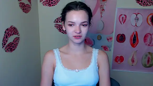  SusieSu  online show from 10/02/25, 06:20