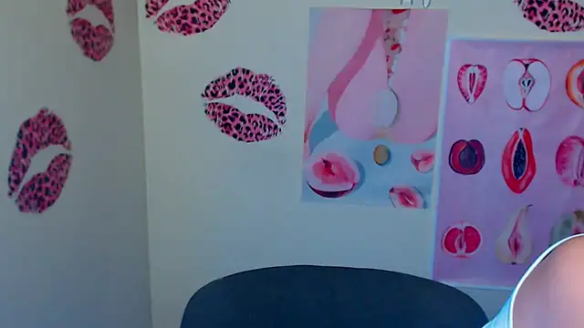  SusieSu  online show from 10/23/25, 06:34