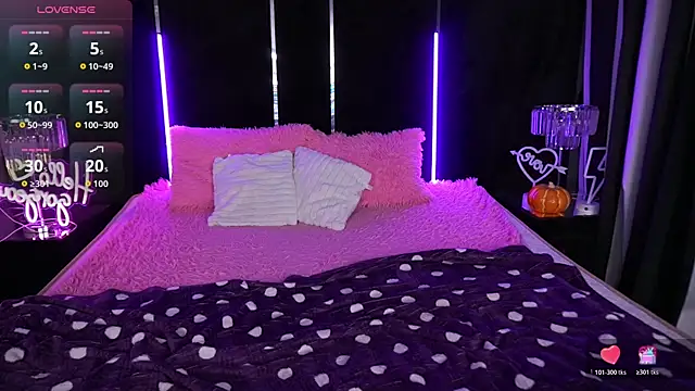 Snapshot of MagicLilu chatting on 11/11/25, 08:53 MagicLilu online show from 11/11/25, 08:53