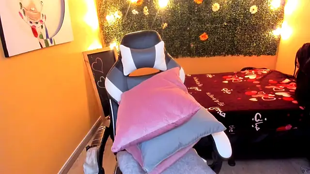 Tiffany sander online show from 02/05/25, 03:34