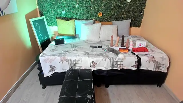 Tiffany sander online show from 03/22/25, 06:54