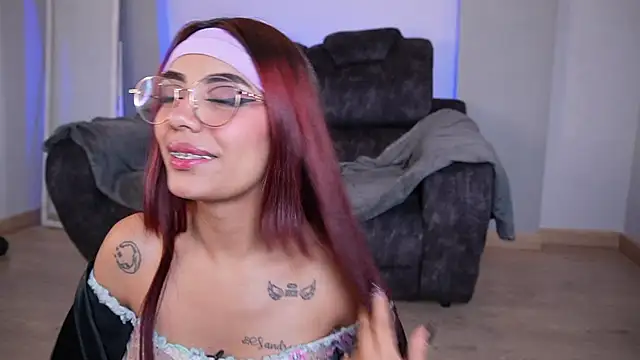 Snapshot of Tiffany_sander chatting on 11/22/25, 04:55 Tiffany sander online show from 11/22/25, 04:55