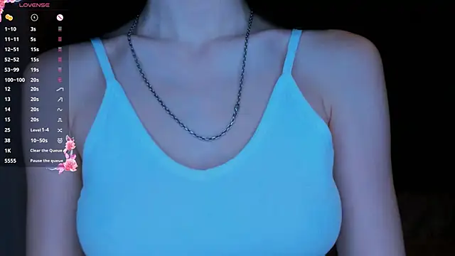 Snapshot of EvaBradley chatting on 12/18/24, 03:55 EvaBradley online show from 12/18/24, 03:55